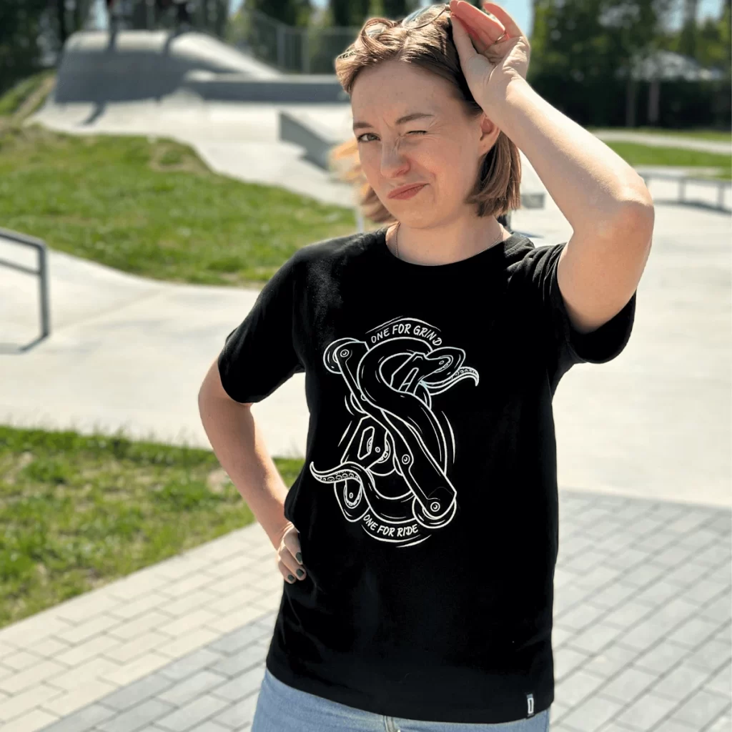 Koszulka rolkowa damska czarna (2)